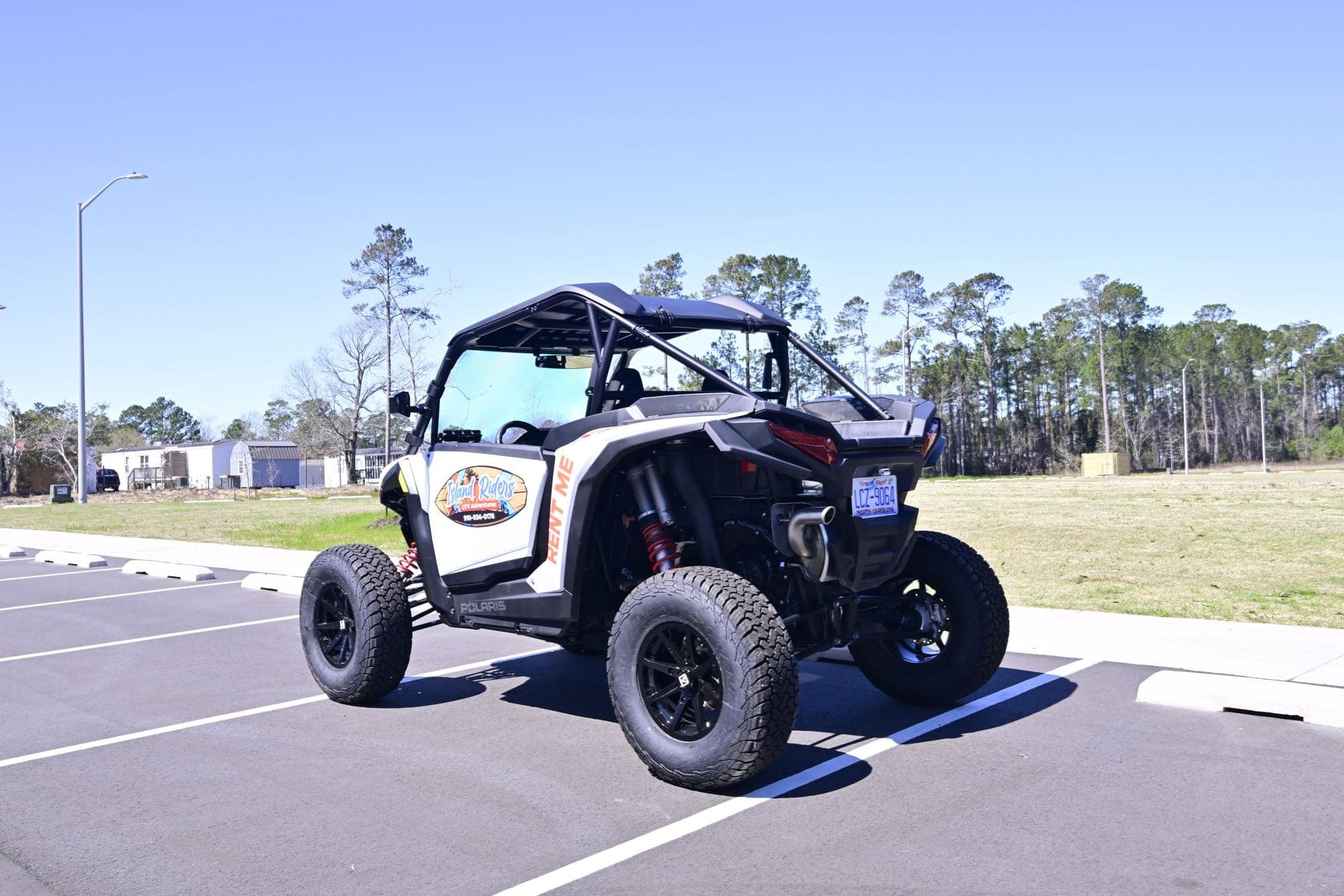 Polaris Razer 1k 2-Seater Side Angle