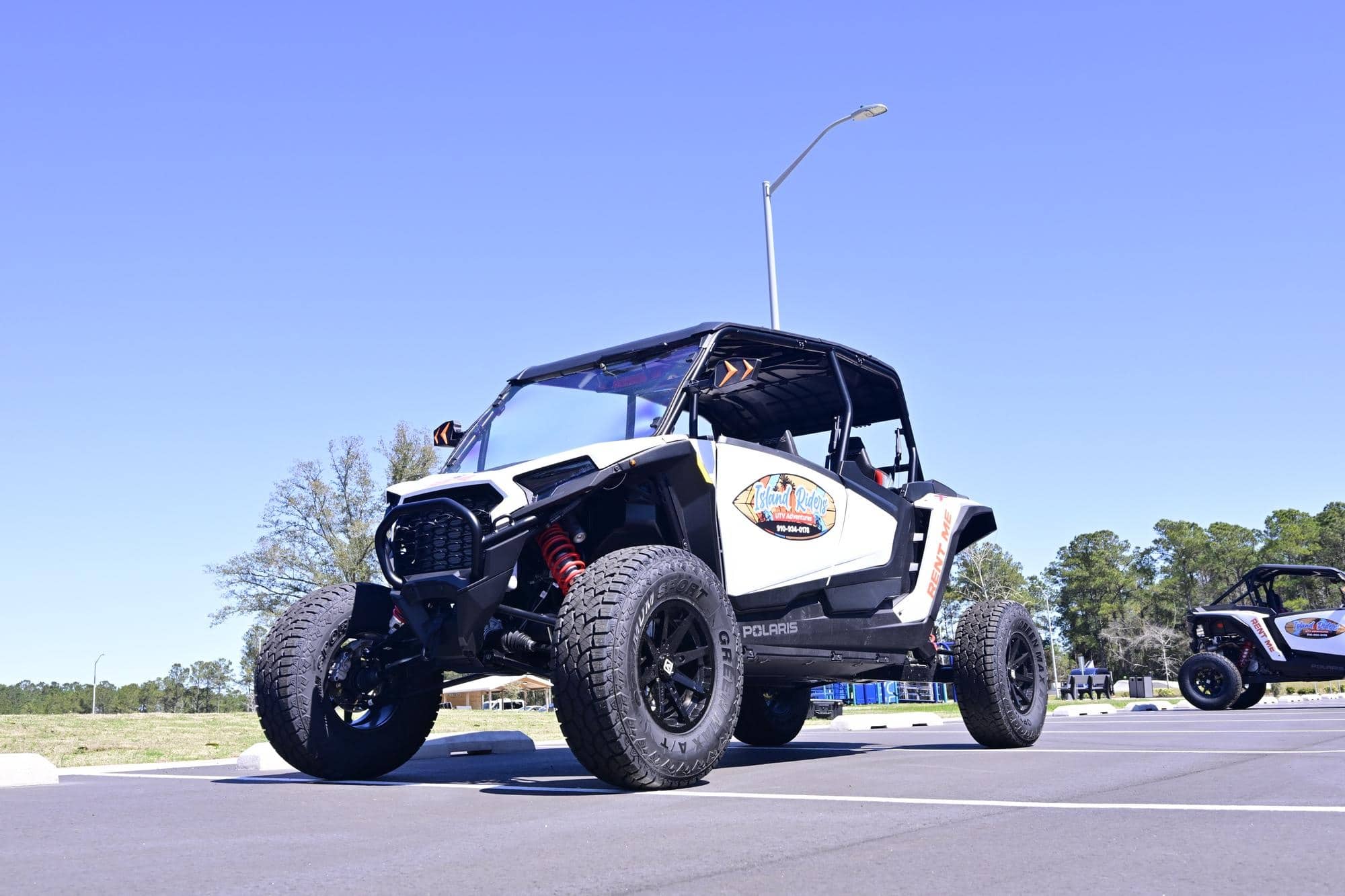 Polaris Razer 1k 4-Seater Side Front Angle